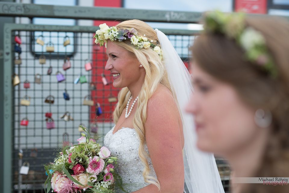 Michael Röhrig Hochzeitsfotograf - Die Braut auf der Hohenzollernbrücke