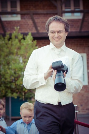 Hier bin ich selber Bräutigam. Ein paar Foto konnte ich mir natürlich nicht verkneifen. Danke an die Kollegin Karin Maigut für die schönen Bilder. Hier bin ich selber Bräutigam.