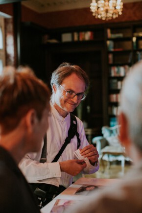 Mit Cornelia Lietz im Oktober 2018 auf Schloss Vettelhoven. Danke für das Bild! Als Fotograf im Einsatz auf Schloss Vettelhoven