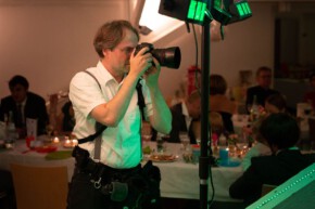 Auf einer Feier im August 2017. Danke an den DJ Philipp Recht, dem ich meine zweite Kamera in die Hand drücken durfte. Auf einer Feier im August 2017.